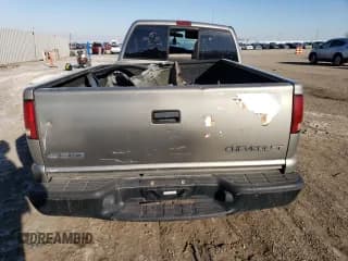 ✅ 2002 Chevrolet S-10 LS • VIN: 1GCCS14W328116826 • Лот: 87710585. Опубликован ранее на Copart с пробегом Не указан. Бесплатный доступ к архиву аукционных продаж из США и подробный отчёт об истории автомобиля на DreamBid. Изображение 6.