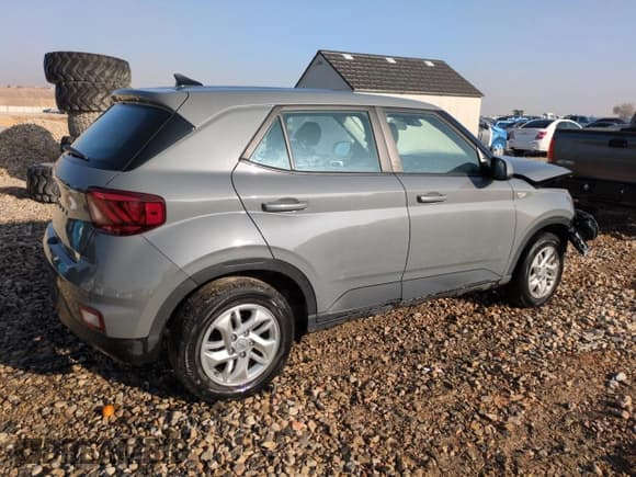 ✅ 2022 Hyundai Venue SE • VIN: KMHRB8A30NU207427 • Lot: 83052634. Listed on Copart with 15,159 mi. Free auction sales archive from the USA and detailed vehicle history report at DreamBid. Image 3.
