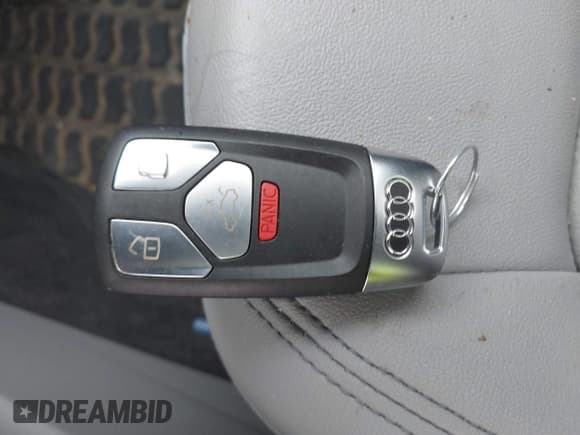 ✅ 2022 Audi Q5 S line Premium Plus • VIN: WA1EAAFY2N2014414 • Lot: 42069743. Wystawiony na IAAI z przebiegiem 44 654 mil. Bezpłatny archiwum sprzedaży aukcyjnych z USA i szczegółowy raport historii pojazdu na DreamBid. Zdjęcie 11.