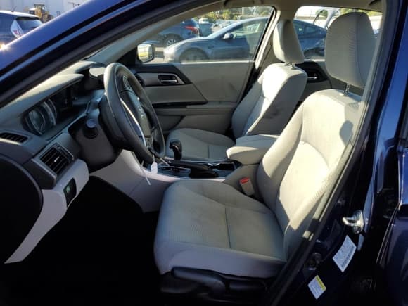 ✅ 2015 Honda Accord LX • VIN: 1HGCR2F3XFA129514 • Лот: 90348185. Опубликован ранее на Copart с пробегом 99 253 миль. Бесплатный доступ к архиву аукционных продаж из США и подробный отчёт об истории автомобиля на DreamBid. Изображение 7.