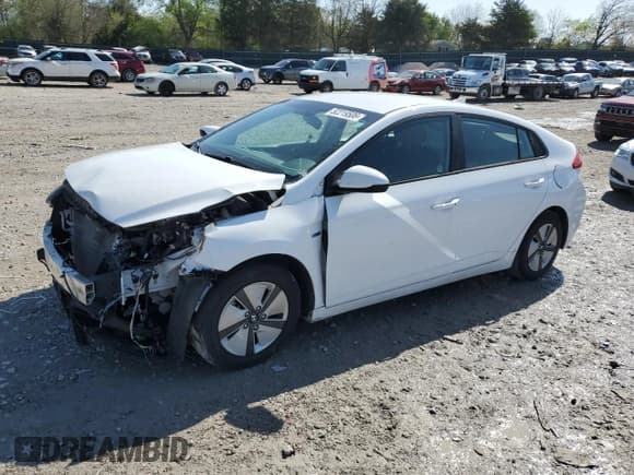 ✅ 2018 Hyundai Ioniq Blue • VIN: KMHC65LC2JU100864 • Lot: 52219505. Wystawiony na Copart z przebiegiem 72 044 mil. Bezpłatny archiwum sprzedaży aukcyjnych z USA i szczegółowy raport historii pojazdu na DreamBid. Zdjęcie 1.