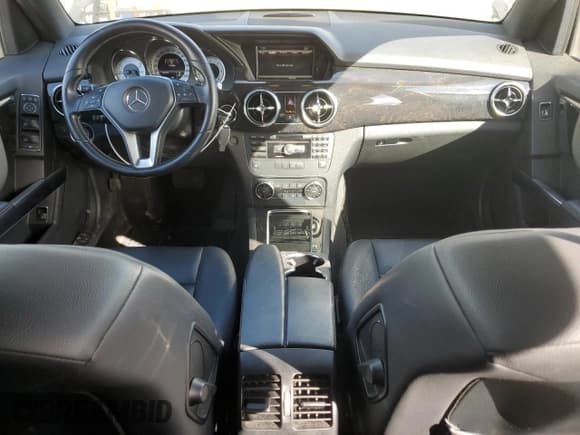 ✅ 2013 Mercedes-Benz GLK 250 • VIN: WDCGG0EB4DG130763 • Лот: 86283095. Опубликован ранее на Copart с пробегом 175 446 миль. Бесплатный доступ к архиву аукционных продаж из США и подробный отчёт об истории автомобиля на DreamBid. Изображение 8.