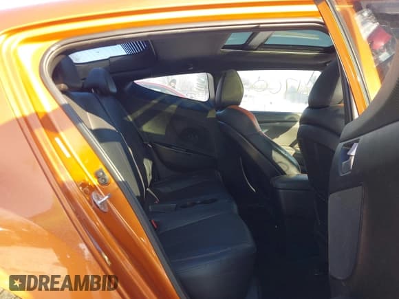 ✅ 2016 Hyundai Veloster Turbo • VIN: KMHTC6AE3GU286054 • Lot: 41421700. Wystawiony na IAAI z przebiegiem 117 139 mil. Bezpłatny archiwum sprzedaży aukcyjnych z USA i szczegółowy raport historii pojazdu na DreamBid. Zdjęcie 8.