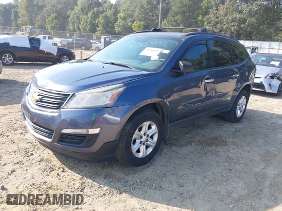 ✅ 2014 Chevrolet Traverse LS • VIN: 1GNKRFKD7EJ130710 • Lot: 43246425. Wystawiony na IAAI z przebiegiem 102 588 mil. Bezpłatny archiwum sprzedaży aukcyjnych z USA i szczegółowy raport historii pojazdu na DreamBid. Zdjęcie 2.