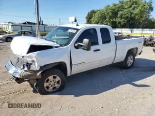 2009 Chevrolet Silverado 1500 LT z VIN 1GCEK29009Z110179, wystawiony jako Copart lot #81288225 z przebiegiem 246 087 mil mil oraz Szkoda całkowita • Salvage title. Historia ofert i sprzedaży dostępna na DreamBid. Obrazek 1.