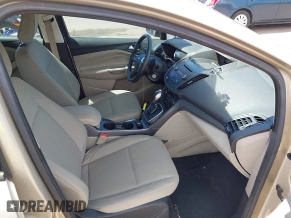 ✅ 2018 Ford C-Max SE • VIN: 1FADP5AU7JL105118 • Lot: 42085019. Wystawiony na IAAI z przebiegiem 71 019 mil. Bezpłatny archiwum sprzedaży aukcyjnych z USA i szczegółowy raport historii pojazdu na DreamBid. Zdjęcie 5.