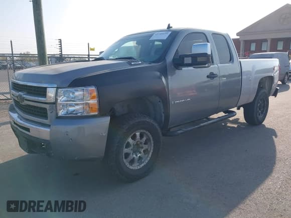 ✅ 2008 Chevrolet Silverado 2500HD Work Truck • VIN: 1GCHK29K28E120507 • Лот: 43739119. Опубликован ранее на IAAI с пробегом 244 639 миль. Бесплатный доступ к архиву аукционных продаж из США и подробный отчёт об истории автомобиля на DreamBid. Изображение 18.