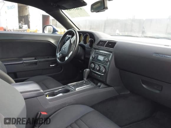 ✅ 2013 Dodge Challenger SXT • VIN: 2C3CDYAG8DH591020 • Lot: 43811585. Listed on IAAI with 120,596 mi. Free auction sales archive from the USA and detailed vehicle history report at DreamBid. Image 5.