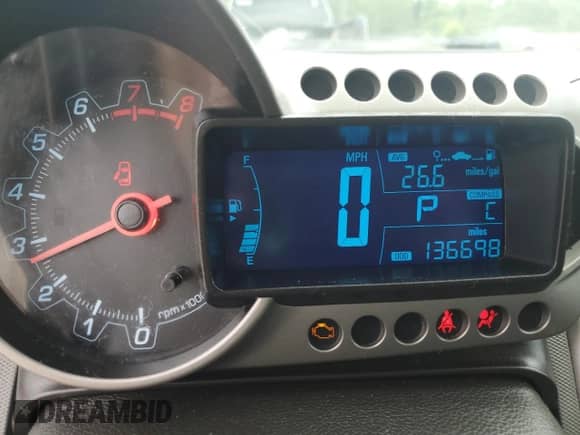 2014 Chevrolet Sonic LT z VIN 1G1JC5SHXE4200758, wystawiony jako Copart lot #65268585 z przebiegiem 136 698 mil mil oraz Nie do naprawy • Non repairable. Historia ofert i sprzedaży dostępna na DreamBid. Obrazek 9.