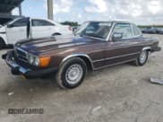 ✅ 1982 Mercedes-Benz 380 SL • VIN: WDBBA45A5CB012926 • Лот: 73131714. Опубликован ранее на Copart с пробегом 96 212 миль. Бесплатный доступ к архиву аукционных продаж из США и подробный отчёт об истории автомобиля на DreamBid. Изображение 1.