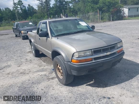 ✅ 2001 Chevrolet S-10 LS ZR2 • VIN: 1GCCT19W618149436 • Лот: 42692715. Опубликован ранее на IAAI с пробегом 197 853 миль. Бесплатный доступ к архиву аукционных продаж из США и подробный отчёт об истории автомобиля на DreamBid. Изображение 1.