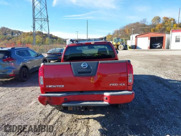 2012 Nissan Frontier SL z VIN 1N6AD0EV3CC445474, wystawiony jako IAAI lot #43616070 z przebiegiem 226 537 mil mil oraz . Historia ofert i sprzedaży dostępna na DreamBid. Obrazek 16.