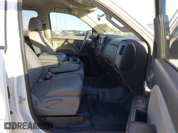 ✅ 2018 Chevrolet Silverado 1500 Work Truck • VIN: 1GCRCNEH9JZ347947 • Lot: 43656067. Wystawiony na IAAI z przebiegiem 44 355 mil. Bezpłatny archiwum sprzedaży aukcyjnych z USA i szczegółowy raport historii pojazdu na DreamBid. Zdjęcie 5.