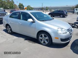 ✅ 2009 Volkswagen Jetta SE • VIN: 3VWRZ71KX9M039028 • Lot: 42571072. Listed on IAAI with 112,389 mi. Free auction sales archive from the USA and detailed vehicle history report at DreamBid. Image 1.
