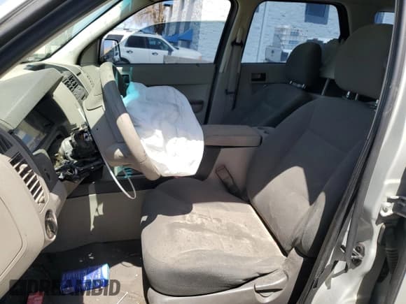 ✅ 2008 Ford Escape XLS • VIN: 1FMCU02Z08KD91921 • Lot: 51850055. Listed on Copart with 122,016 mi. Free auction sales archive from the USA and detailed vehicle history report at DreamBid. Image 7.