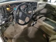 ✅ 2002 GMC Sierra 2500HD SLE • VIN: 1GTHK231X2F180763 • Lot: 42344945. Wystawiony na Copart z przebiegiem 216 956 mil. Bezpłatny archiwum sprzedaży aukcyjnych z USA i szczegółowy raport historii pojazdu na DreamBid. Zdjęcie 8.