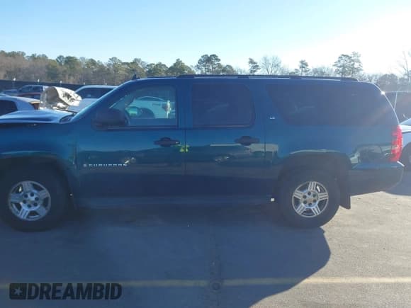 ✅ 2007 Chevrolet Suburban LT • VIN: 3GNFC16J07G102869 • Lot: 41428031. Listed on IAAI with Not provided. Free auction sales archive from the USA and detailed vehicle history report at DreamBid. Image 13.