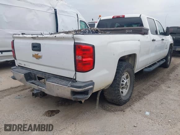 ✅ 2015 Chevrolet Silverado 2500HD Work Truck • VIN: 1GC1KUEG8FF149452 • Lot: 43589670. Wystawiony na IAAI z przebiegiem 313 050 mil. Bezpłatny archiwum sprzedaży aukcyjnych z USA i szczegółowy raport historii pojazdu na DreamBid. Zdjęcie 4.