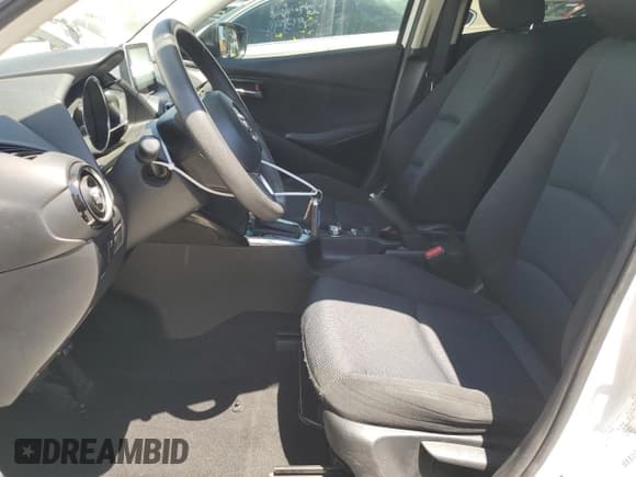 ✅ 2017 Toyota Yaris • VIN: 3MYDLBYV8HY155094 • Lot: 62736935. Listed on Copart with 79,480 mi. Free auction sales archive from the USA and detailed vehicle history report at DreamBid. Image 7.
