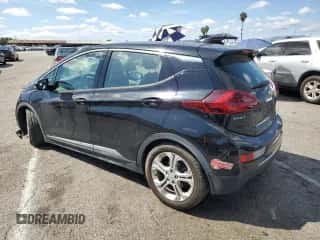 2017 Chevrolet Bolt EV LT z VIN 1G1FW6S05H4187421, wystawiony jako Copart lot #46717014 z przebiegiem 69 451 mil mil oraz . Historia ofert i sprzedaży dostępna na DreamBid. Obrazek 2.
