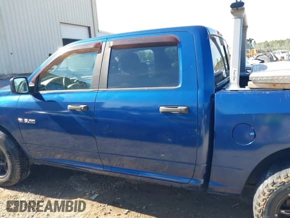 ✅ 2009 Dodge 1500 TRX • VIN: 1D3HB13P89S700689 • Lot: 41863623. Wystawiony na IAAI z przebiegiem 288 099 mil. Bezpłatny archiwum sprzedaży aukcyjnych z USA i szczegółowy raport historii pojazdu na DreamBid. Zdjęcie 14.