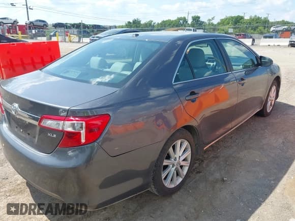 ✅ 2014 Toyota Camry SE • VIN: 4T1BK1FK5EU027787 • Lot: 42657276. Listed on IAAI with 42,651 mi. Free auction sales archive from the USA and detailed vehicle history report at DreamBid. Image 4.