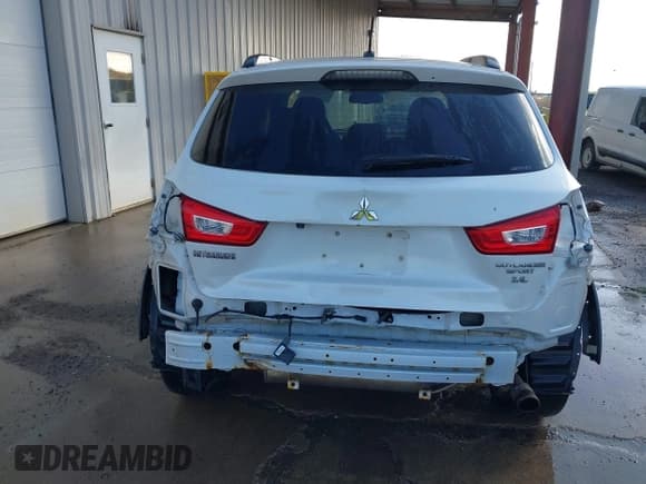 ✅ 2015 Mitsubishi Outlander GT • VIN: 4A4AR4AWXFE033631 • Лот: 41830291. Опубликован ранее на IAAI с пробегом 115 920 миль. Бесплатный доступ к архиву аукционных продаж из США и подробный отчёт об истории автомобиля на DreamBid. Изображение 6.