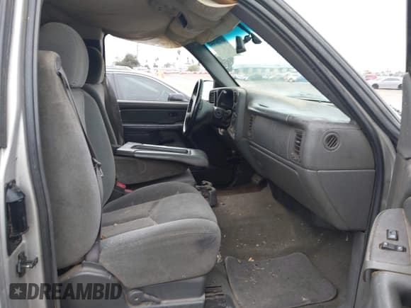 ✅ 2004 Chevrolet Silverado 1500 LS • VIN: 2GCEC19T241160407 • Лот: 43724764. Опубликован ранее на IAAI с пробегом 196 526 миль. Бесплатный доступ к архиву аукционных продаж из США и подробный отчёт об истории автомобиля на DreamBid. Изображение 5.