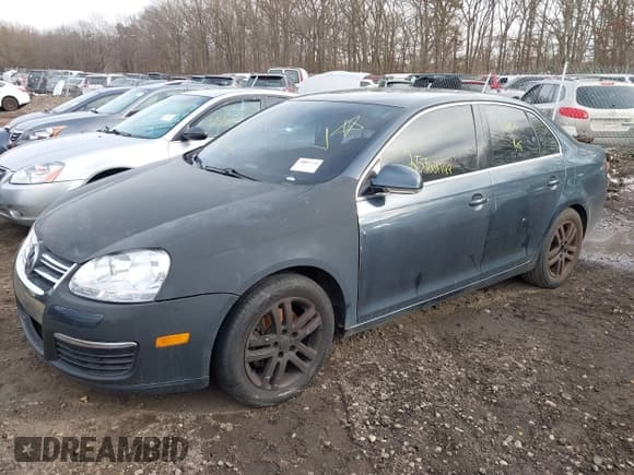 ✅ 2006 Volkswagen Jetta 2.5L • VIN: 3VWSG71K46M831887 • Лот: 41627363. Опубликован ранее на IAAI с пробегом 128 796 миль. Бесплатный доступ к архиву аукционных продаж из США и подробный отчёт об истории автомобиля на DreamBid. Изображение 2.