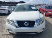 ✅ 2015 Nissan Pathfinder S • VIN: 5N1AR2MN1FC683292 • Lot: 41964246. Wystawiony na IAAI z przebiegiem 155 326 mil. Bezpłatny archiwum sprzedaży aukcyjnych z USA i szczegółowy raport historii pojazdu na DreamBid. Zdjęcie 12.