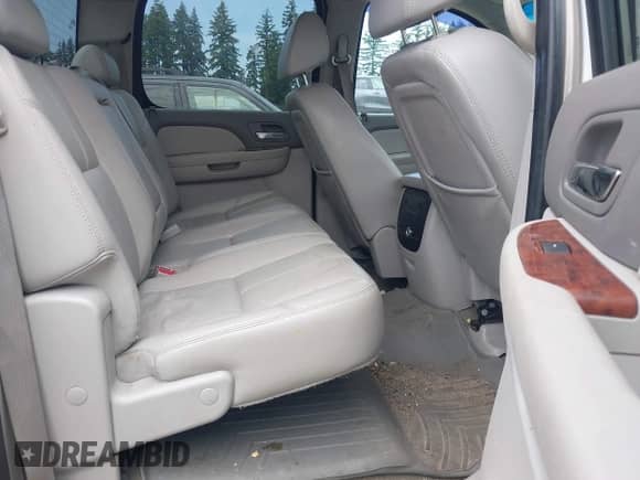 2007 Chevrolet Silverado 1500 1LT with VIN 3GCEK13M77G556977, listed as a IAAI auction lot 42522105 with 298,174 mi miles and . Bid and sale history available at DreamBid. Image 8.