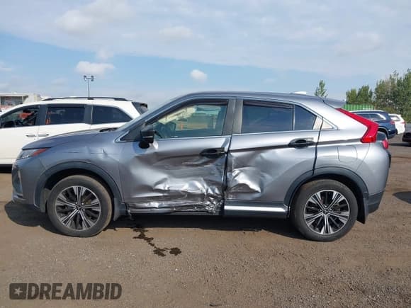 ✅ 2018 Mitsubishi Eclipse Cross SE • VIN: JA4AT5AA8JZ069574 • Lot: 43278699. Wystawiony na IAAI z przebiegiem 107 755 mil. Bezpłatny archiwum sprzedaży aukcyjnych z USA i szczegółowy raport historii pojazdu na DreamBid. Zdjęcie 14.