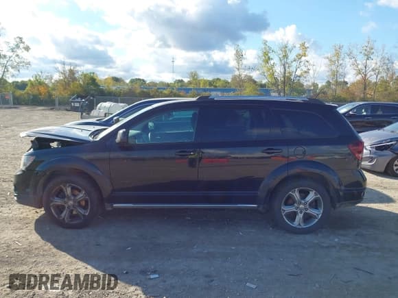 ✅ 2017 Dodge Journey Crossroad Plus • VIN: 3C4PDDGG7HT603975 • Lot: 43392526. Listed on IAAI with 151,189 mi. Free auction sales archive from the USA and detailed vehicle history report at DreamBid. Image 15.