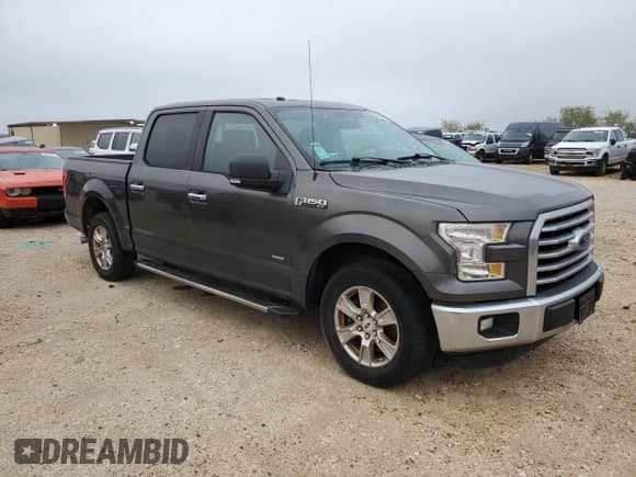 ✅ 2016 Ford F-150 XLT • VIN: 1FTEW1CP7GKD73179 • Lot: 82759605. Wystawiony na Copart z przebiegiem 188 821 mil. Bezpłatny archiwum sprzedaży aukcyjnych z USA i szczegółowy raport historii pojazdu na DreamBid. Zdjęcie 4.