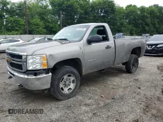 ✅ 2014 Chevrolet Silverado 2500HD Work Truck • VIN: 1GC0KVCG0EF103813 • Lot: 59073885. Wystawiony na Copart z przebiegiem Nie podano. Bezpłatny archiwum sprzedaży aukcyjnych z USA i szczegółowy raport historii pojazdu na DreamBid. Zdjęcie 1.