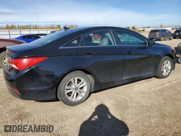 2014 Hyundai Sonata GLS z VIN 5NPEB4AC5EH906168, wystawiony jako Copart lot #84964755 z przebiegiem 259 122 mil mil oraz Szkoda całkowita • Salvage title. Historia ofert i sprzedaży dostępna na DreamBid. Obrazek 3.