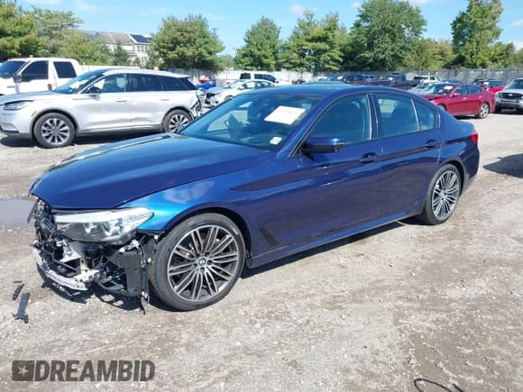 ✅ 2019 BMW 5 Series 540i xDrive • VIN: WBAJE7C57KG892860 • Lot: 43323027. Wystawiony na IAAI z przebiegiem 76 475 mil. Bezpłatny archiwum sprzedaży aukcyjnych z USA i szczegółowy raport historii pojazdu na DreamBid. Zdjęcie 17.