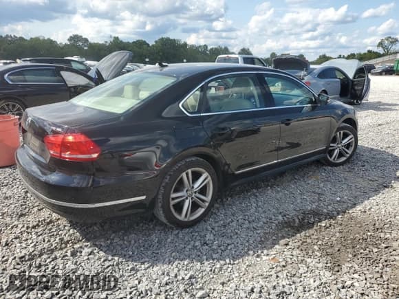 ✅ 2014 Volkswagen Passat SEL Premium • VIN: 1VWCS7A38EC078294 • Lot: 68306745. Listed on Copart with 102,012 mi. Free auction sales archive from the USA and detailed vehicle history report at DreamBid. Image 3.