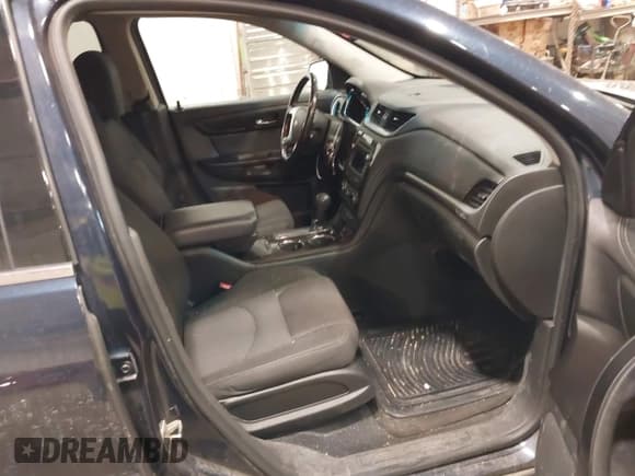 ✅ 2017 Chevrolet Traverse LT • VIN: 1GNKVHKD8HJ113118 • Lot: 41978976. Wystawiony na IAAI z przebiegiem 137 384 mil. Bezpłatny archiwum sprzedaży aukcyjnych z USA i szczegółowy raport historii pojazdu na DreamBid. Zdjęcie 5.