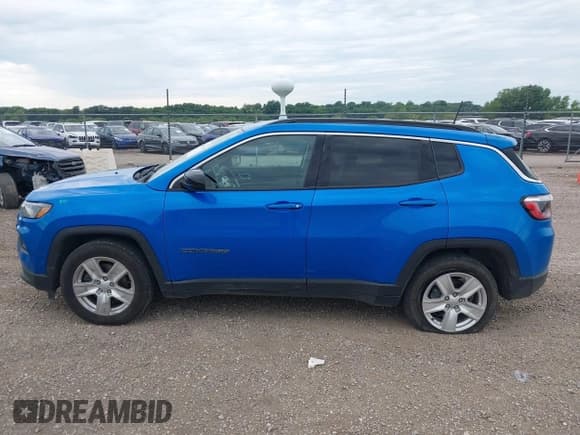 ✅ 2022 Jeep Compass Latitude • VIN: 3C4NJCBB4NT112832 • Lot: 42552865. Listed on IAAI with 66,967 mi. Free auction sales archive from the USA and detailed vehicle history report at DreamBid. Image 14.