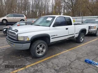 ✅ 1999 Dodge 1500 • VIN: 1B7HF13Z4XJ548587 • Lot: 43631365. Wystawiony na IAAI z przebiegiem 250 631 mil. Bezpłatny archiwum sprzedaży aukcyjnych z USA i szczegółowy raport historii pojazdu na DreamBid. Zdjęcie 2.
