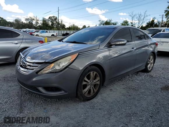 ✅ 2013 Hyundai Sonata SE • VIN: 5NPEC4AC2DH687407 • Лот: 83888895. Опубликован ранее на Copart с пробегом 74 483 миль. Бесплатный доступ к архиву аукционных продаж из США и подробный отчёт об истории автомобиля на DreamBid. Изображение 1.