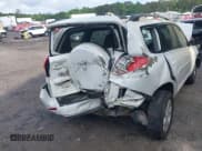 ✅ 2012 Toyota RAV4 • VIN: 2T3BF4DV9CW194516 • Лот: 42253984. Опубликован ранее на IAAI с пробегом 226 923 миль. Бесплатный доступ к архиву аукционных продаж из США и подробный отчёт об истории автомобиля на DreamBid. Изображение 6.