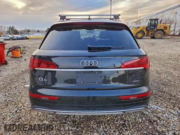 ✅ 2021 Audi Q5 Premium Plus • VIN: WA1BAAFY9M2085448 • Lot: 93437765. Wystawiony na Copart z przebiegiem 69 680 mil. Bezpłatny archiwum sprzedaży aukcyjnych z USA i szczegółowy raport historii pojazdu na DreamBid. Zdjęcie 6.
