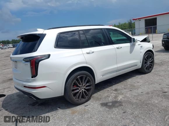 ✅ 2020 Cadillac XT6 AWD Sport • VIN: 1GYKPGRS8LZ226055 • Lot: 43101552. Listed on IAAI with 38,369 mi. Free auction sales archive from the USA and detailed vehicle history report at DreamBid. Image 4.