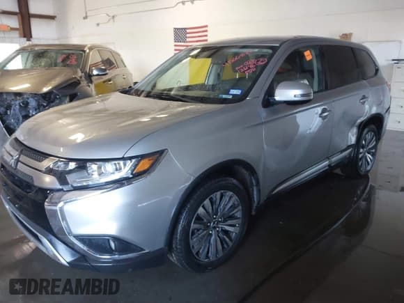 ✅ 2020 Mitsubishi Outlander SE • VIN: JA4AD3A34LZ044032 • Lot: 41566836. Listed on IAAI with 126,146 mi. Free auction sales archive from the USA and detailed vehicle history report at DreamBid. Image 18.