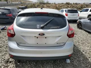 ✅ 2012 Ford Focus Electric • VIN: 1FAHP3R40CL411591 • Lot: 68393864. Wystawiony na Copart z przebiegiem 73 711 mil. Bezpłatny archiwum sprzedaży aukcyjnych z USA i szczegółowy raport historii pojazdu na DreamBid. Zdjęcie 6.