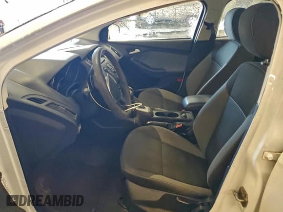 ✅ 2013 Ford Focus SE • VIN: 1FADP3F2XDL231392 • Lot: 95019695. Wystawiony na Copart z przebiegiem 121 949 mil. Bezpłatny archiwum sprzedaży aukcyjnych z USA i szczegółowy raport historii pojazdu na DreamBid. Zdjęcie 7.