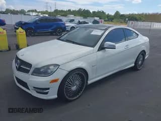 ✅ 2012 Mercedes-Benz C 250 • VIN: WDDGJ4HB6CF776732 • Lot: 43661219. Wystawiony na IAAI z przebiegiem 123 747 mil. Bezpłatny archiwum sprzedaży aukcyjnych z USA i szczegółowy raport historii pojazdu na DreamBid. Zdjęcie 2.