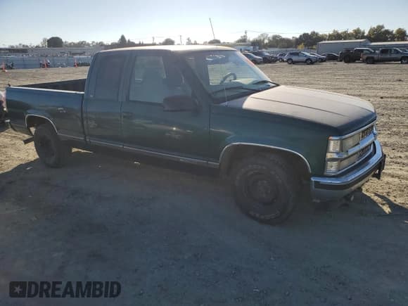 ✅ 1997 Chevrolet Silverado 1500 • VIN: 2GCEC19R9V1204702 • Lot: 82650035. Wystawiony na Copart z przebiegiem 224 596 mil. Bezpłatny archiwum sprzedaży aukcyjnych z USA i szczegółowy raport historii pojazdu na DreamBid. Zdjęcie 4.